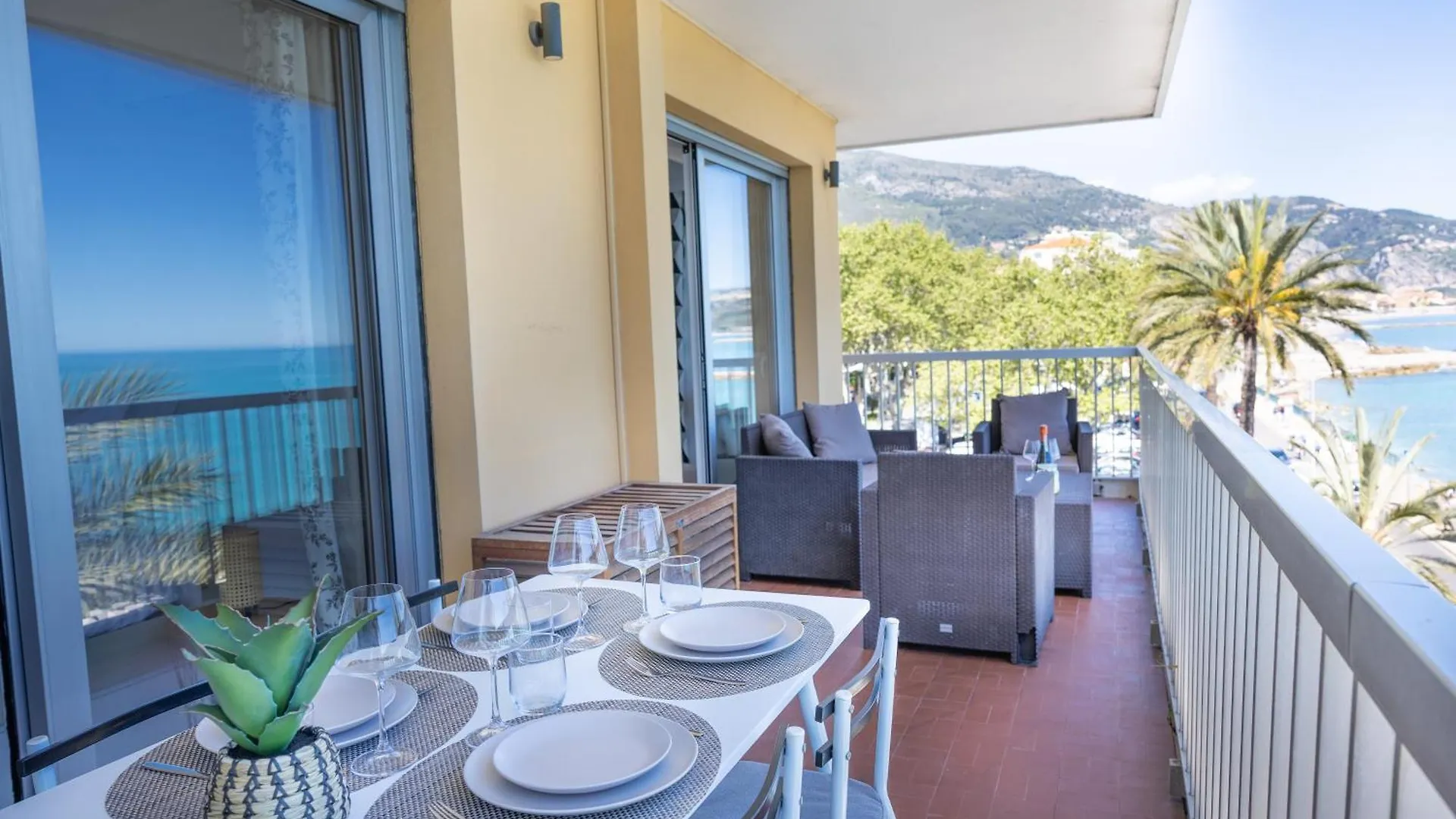Stella Mare-Vue Mer-Clim-Terrasse Menton Apartamento