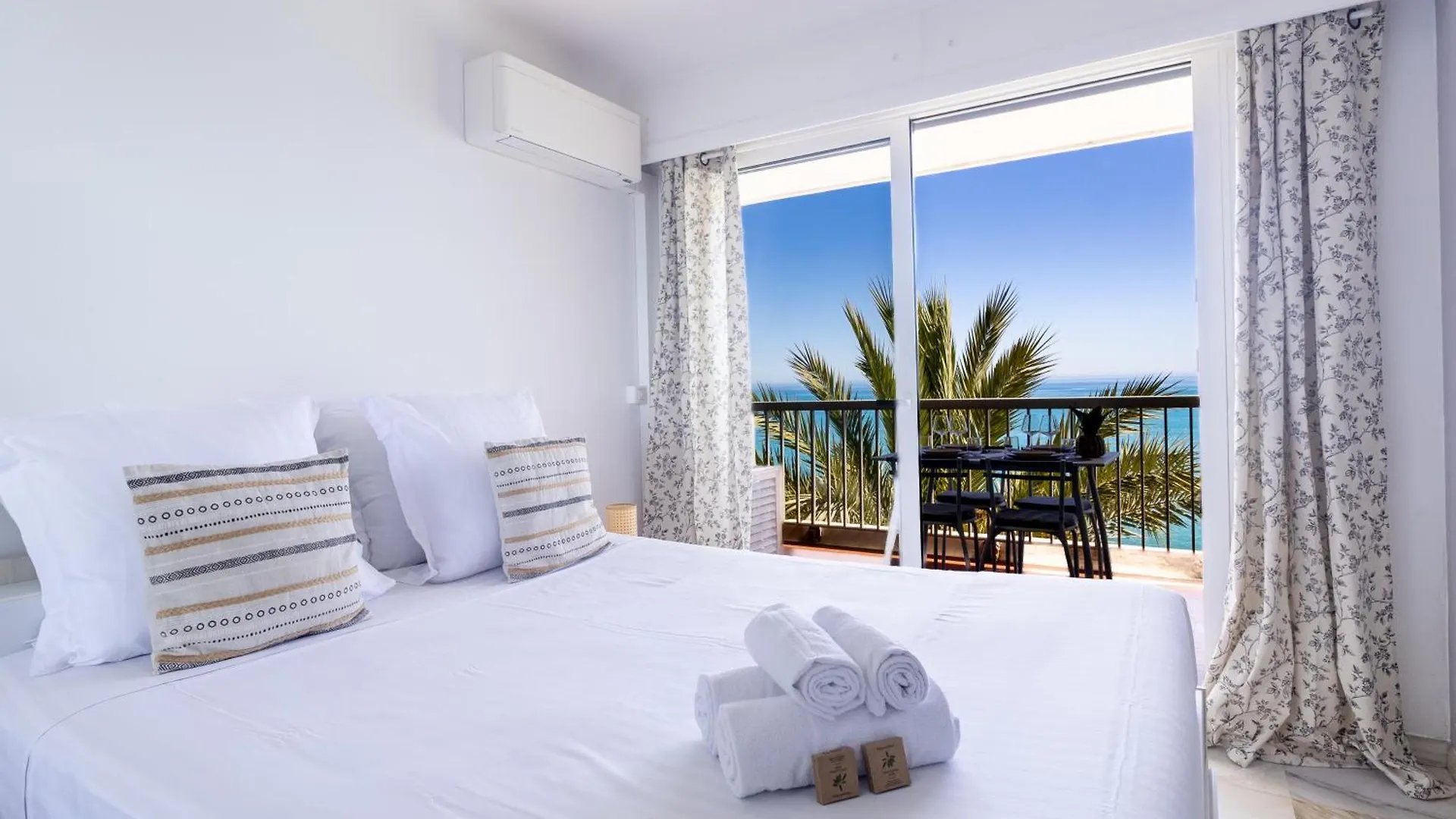 Stella Mare-Vue Mer-Clim-Terrasse Menton Apartamento