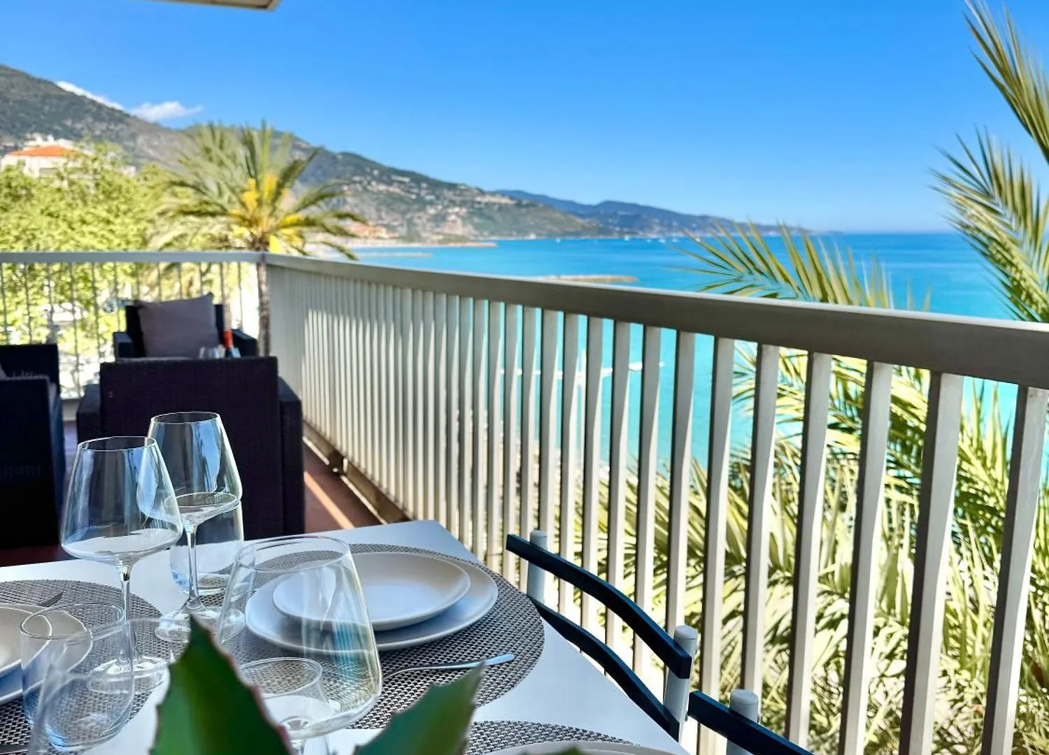 Stella Mare-Vue Mer-Clim-Terrasse Menton 0*,  França